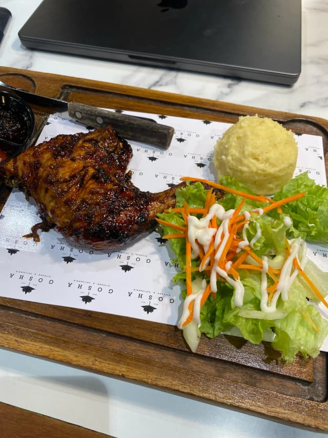 side salad with dressing foto 1